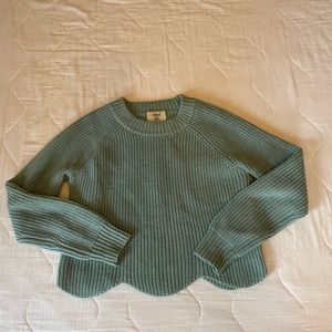 Aritzia wilfred cropped sea foam scalloped hem merino wool sweater